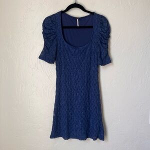 Free People blue lace ruched sleeve dress size S
